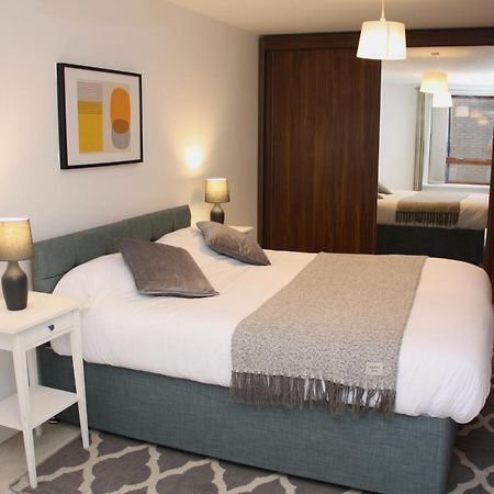 2 Bed 2 Bath Apartment & Parking - Lgw 10Min Drive Crawley  Exteriör bild