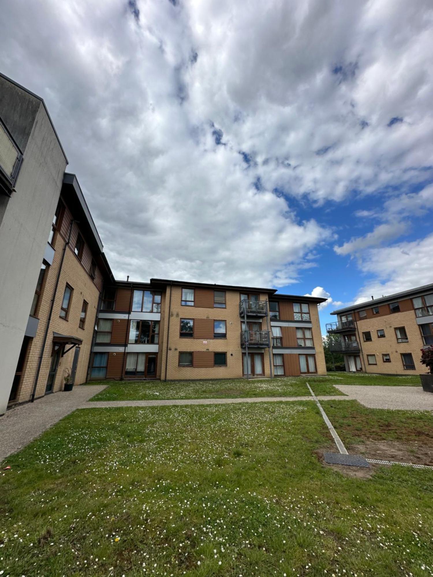 2 Bed 2 Bath Apartment & Parking - Lgw 10Min Drive Crawley  Exteriör bild