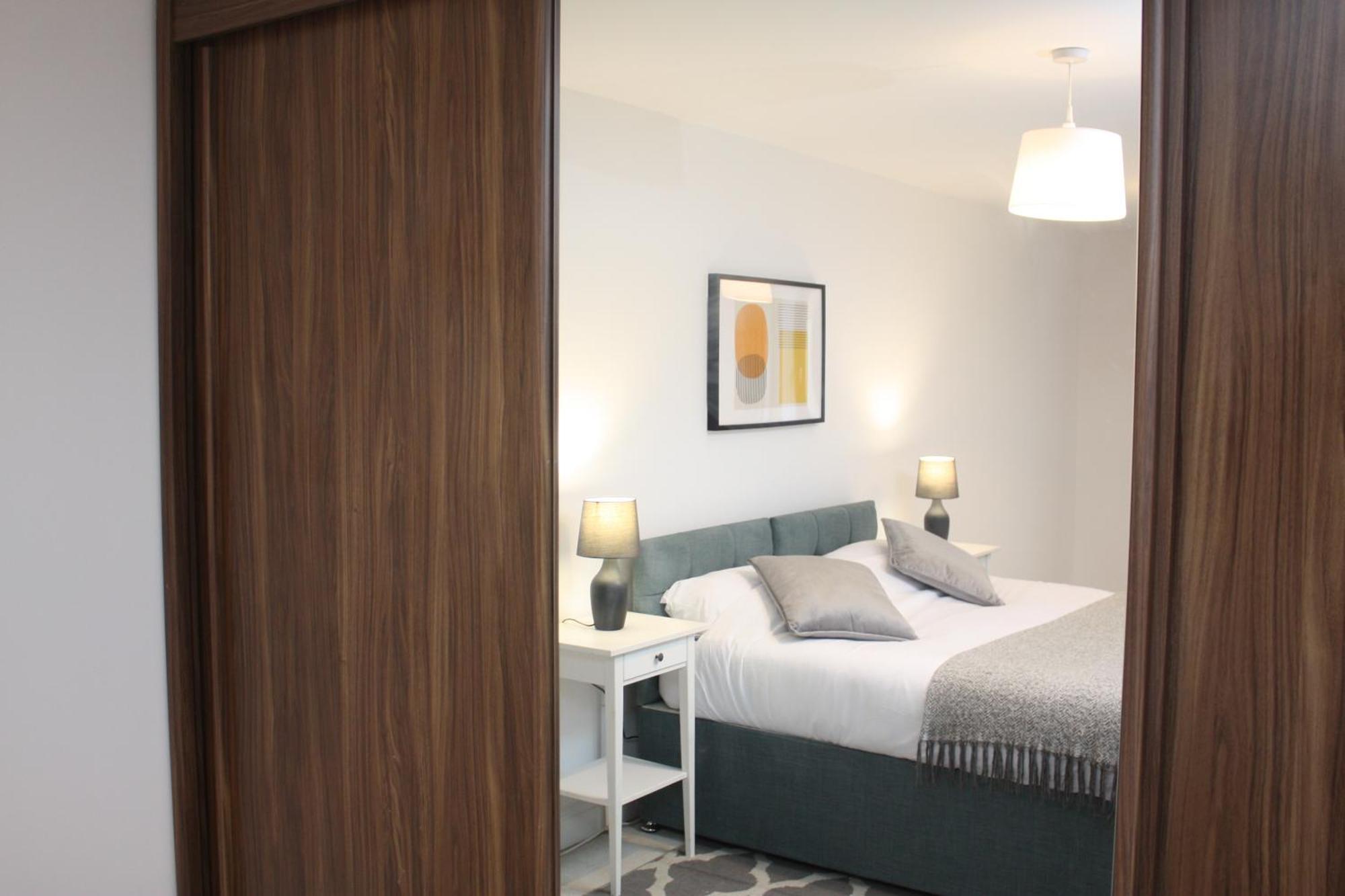 2 Bed 2 Bath Apartment & Parking - Lgw 10Min Drive Crawley  Exteriör bild
