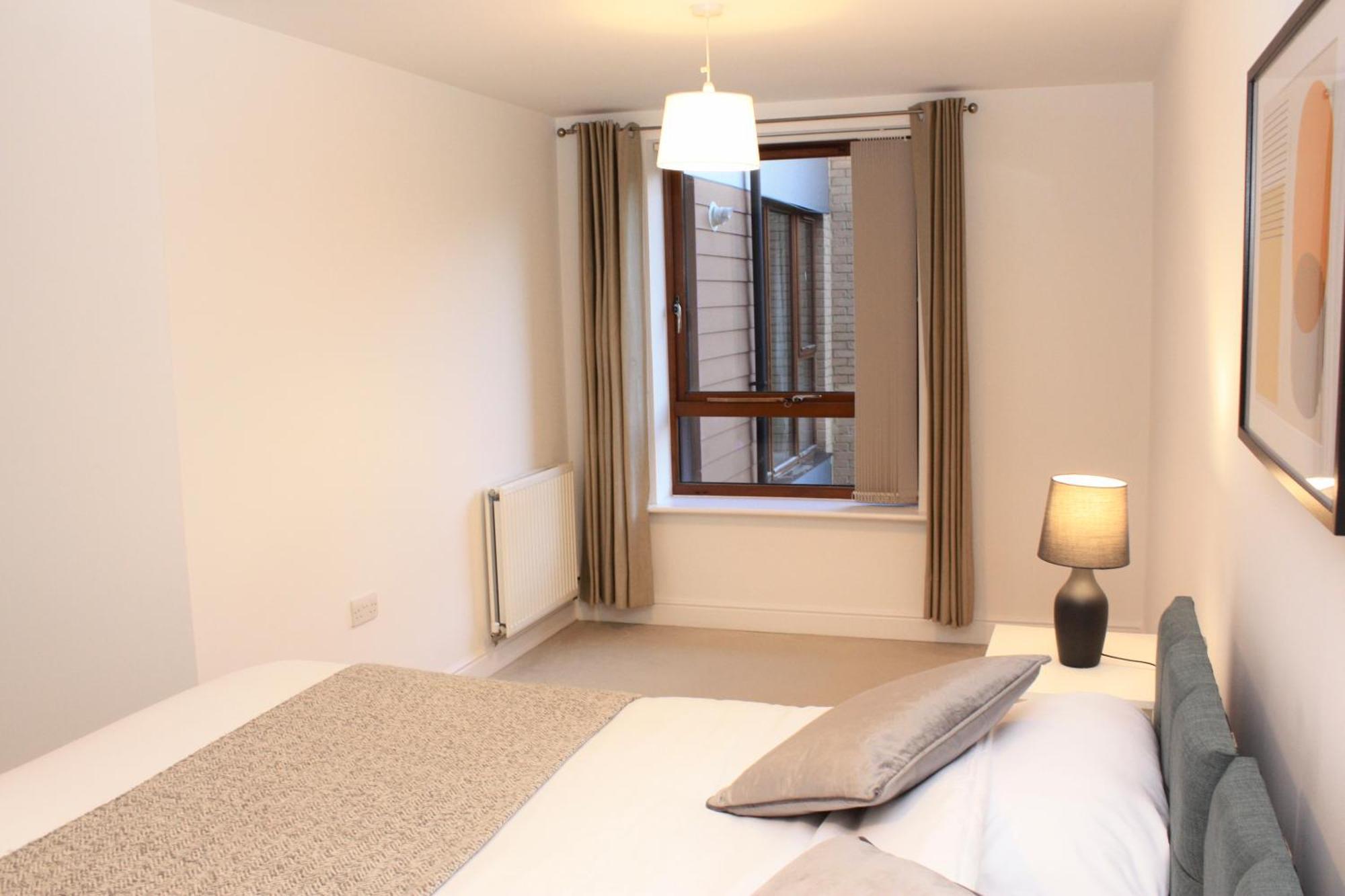 2 Bed 2 Bath Apartment & Parking - Lgw 10Min Drive Crawley  Exteriör bild
